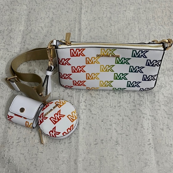 Michael Kors Jet Set Travel Small Crossbody with Tech Attached Leather Bag